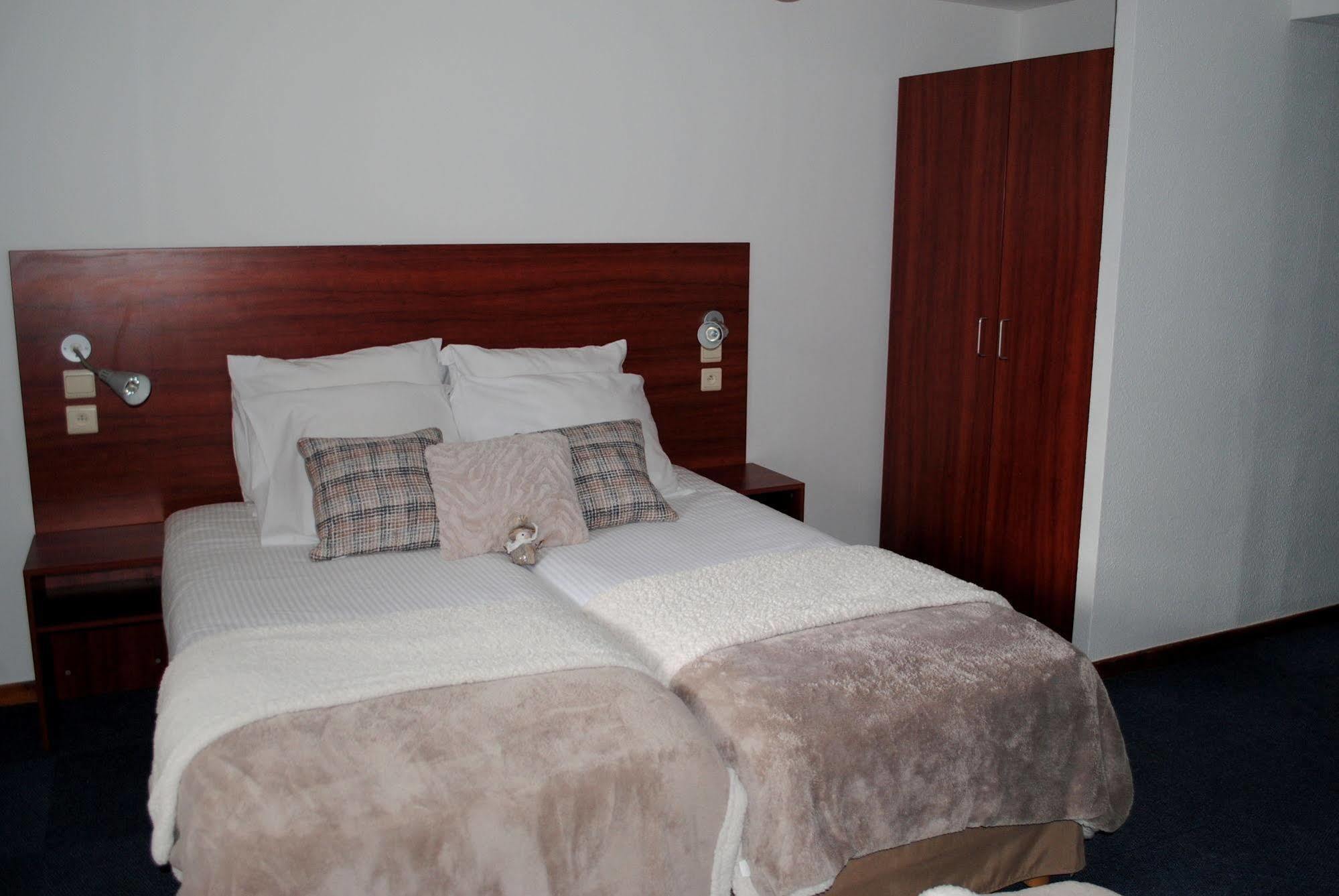 Hotel L'Escale Châtel Zewnętrze zdjęcie