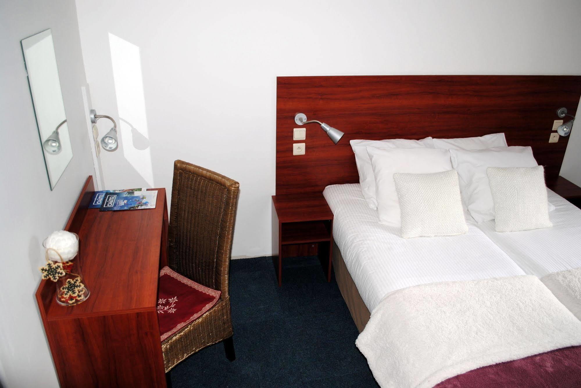 Hotel L'Escale Châtel Zewnętrze zdjęcie